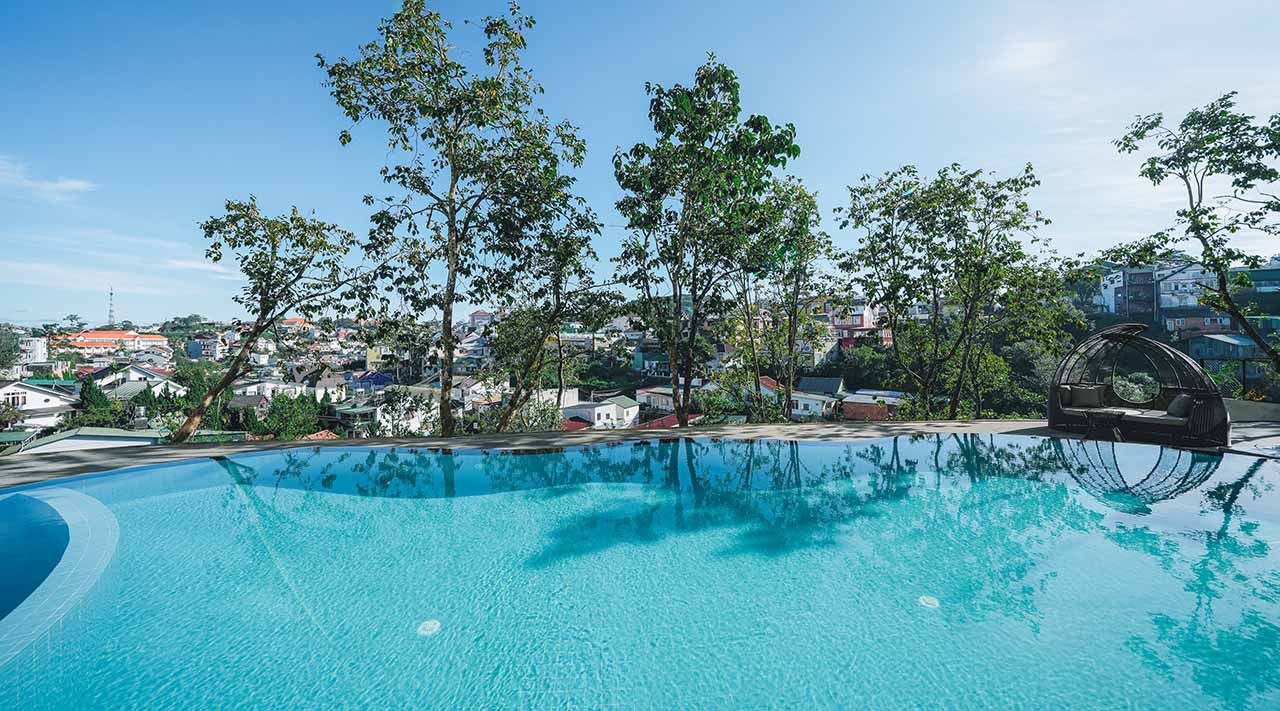 Hồ bơi nước ấm ngoài trời